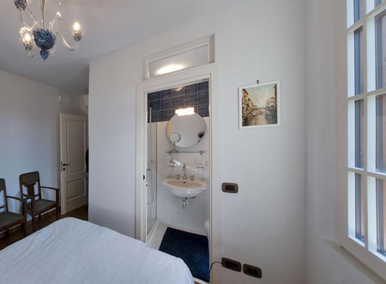 Villa Contarini B&B Lido di Venezia Екстер'єр фото